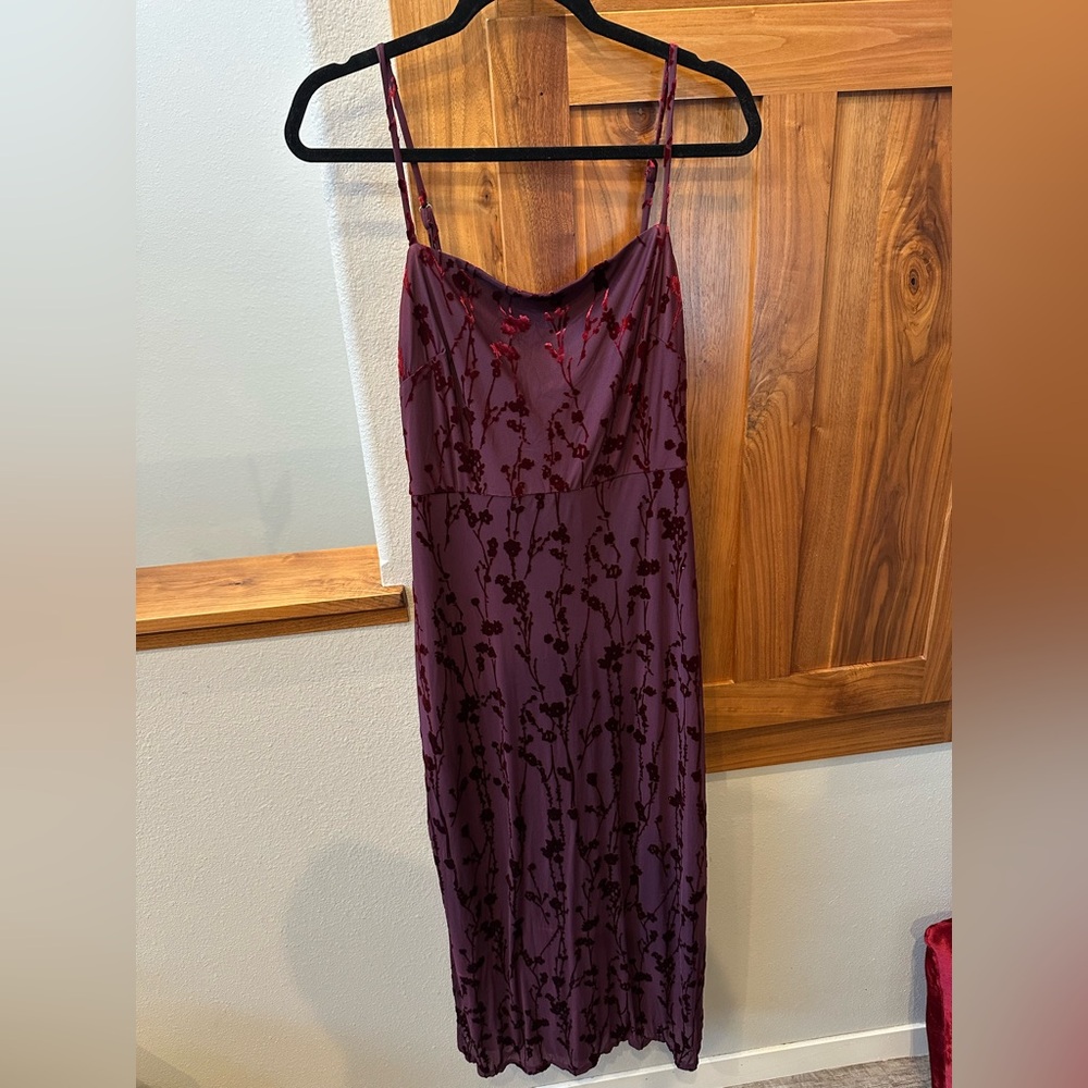 Taylor Burgundy Floral dress